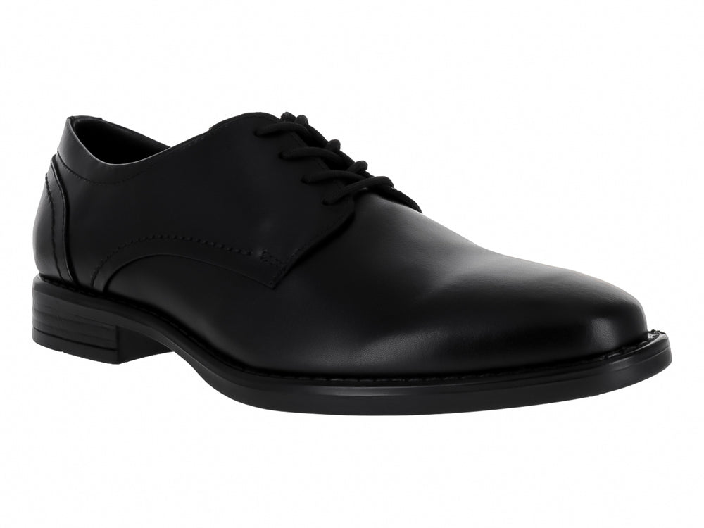 Zapato formal negro para niño con cordones y acabado liso.