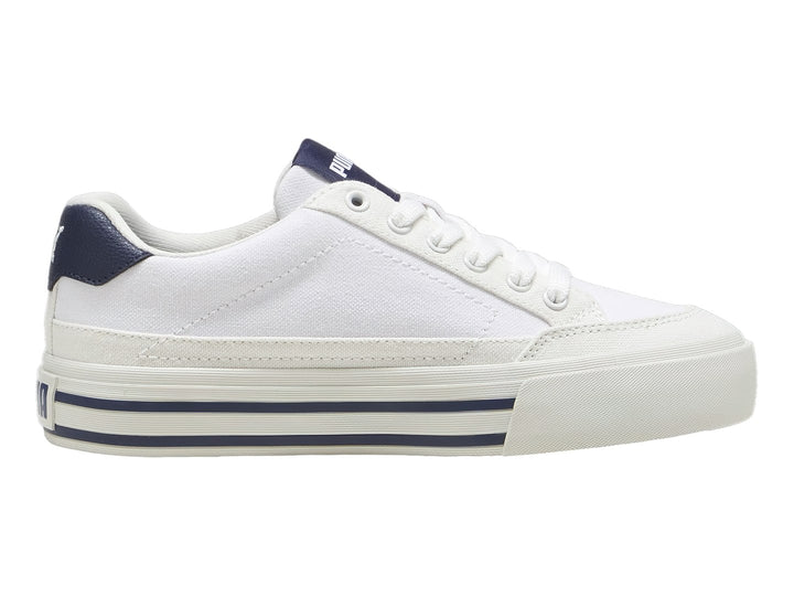 Tenis PUMA Court Classic Vulc FS JR en color blanco con detalles en azul marino y suela blanca.