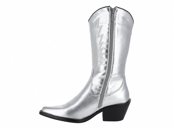 Bota estilo western de color plateado metálico con suela y tacón negros.