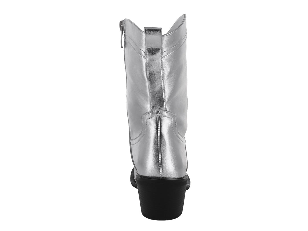 Bota vaquera de material sintético color plata brillante con tacón y suela negros.