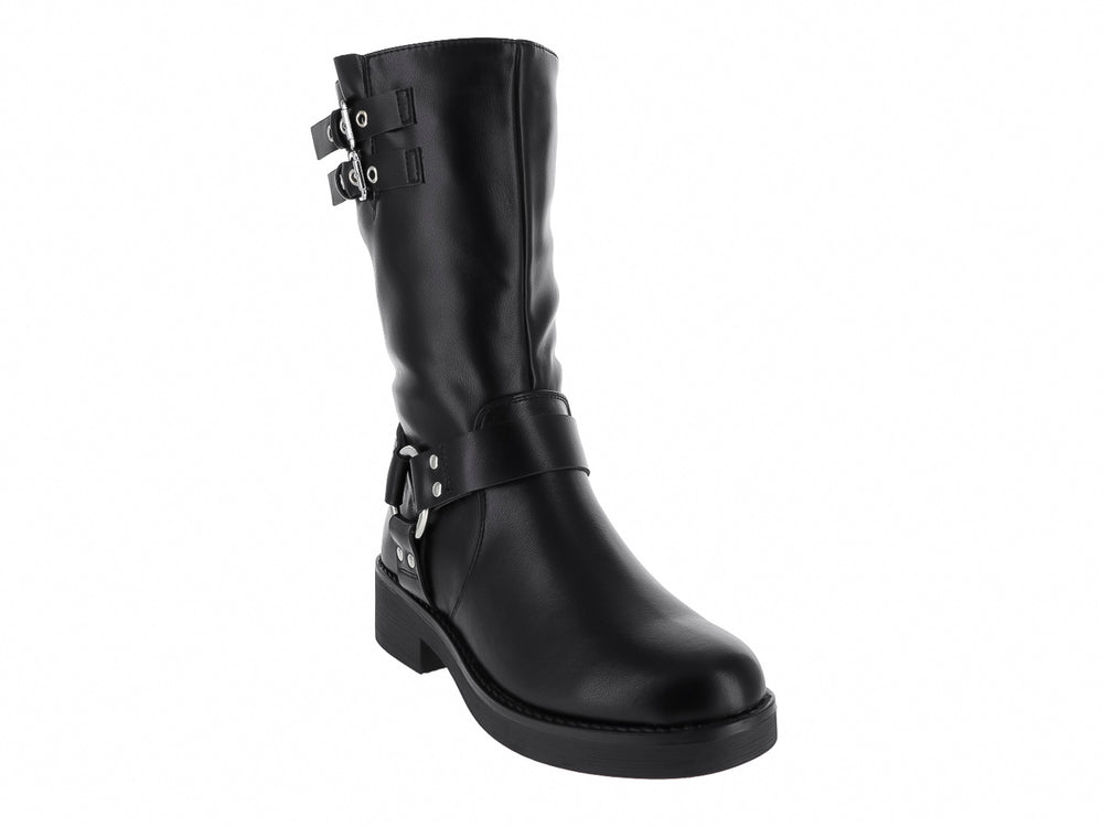 Bota negra de material sintético con hebillas plateadas y suela gruesa.