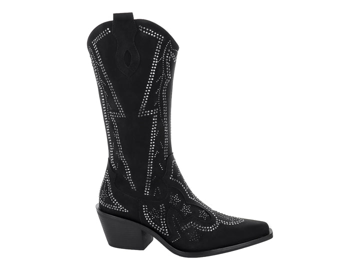 Bota vaquera negra con detalles de pedrería brillante y punta afilada.