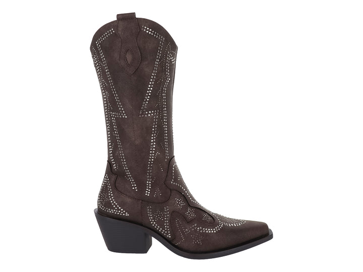 Bota vaquera color marrón con detalles de tachuelas brillantes y tacón cuadrado.