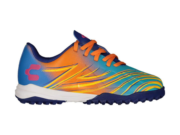 Zapato de fútbol Charly multicolor en tonos azul, naranja y amarillo con suela para pasto sintético.