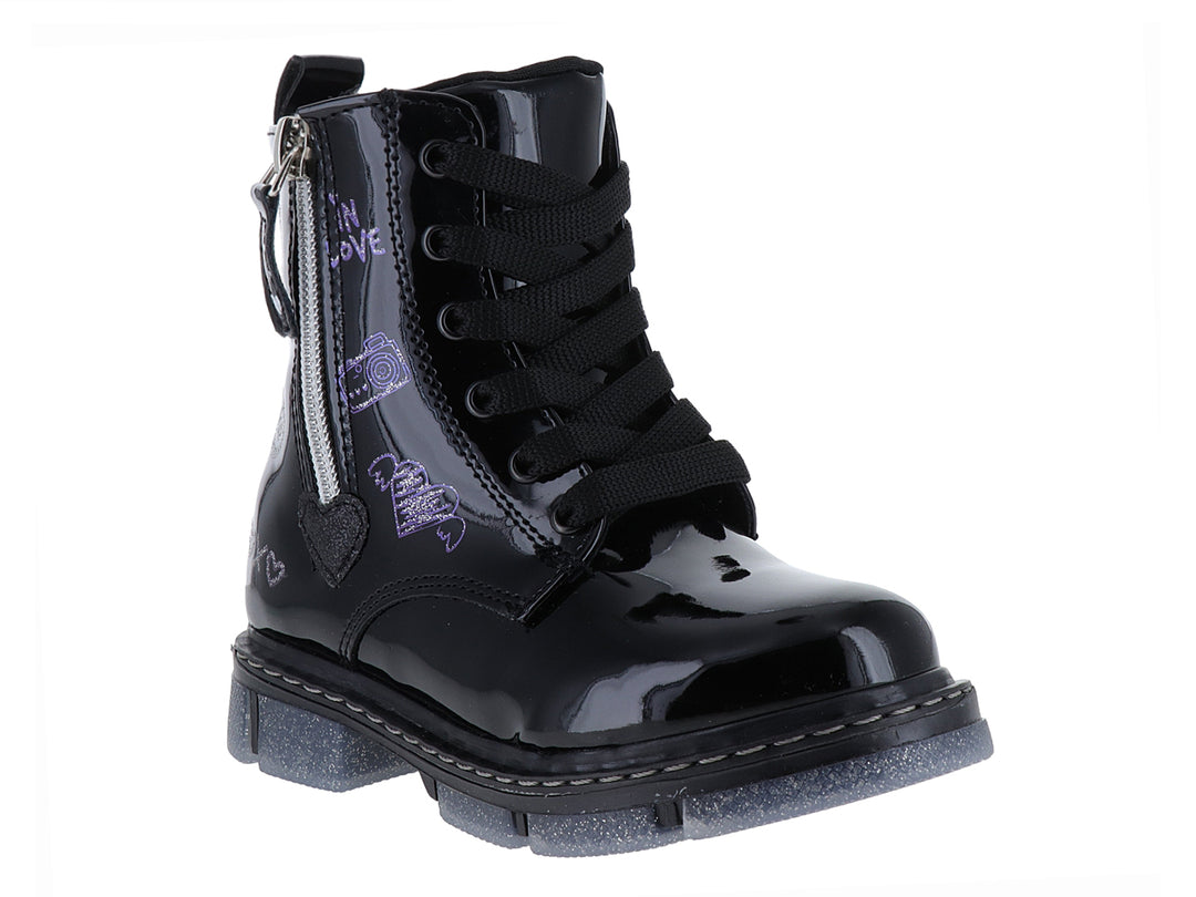 Bota negra de charol con decoraciones en glitter morado, agujetas y cierre lateral.
