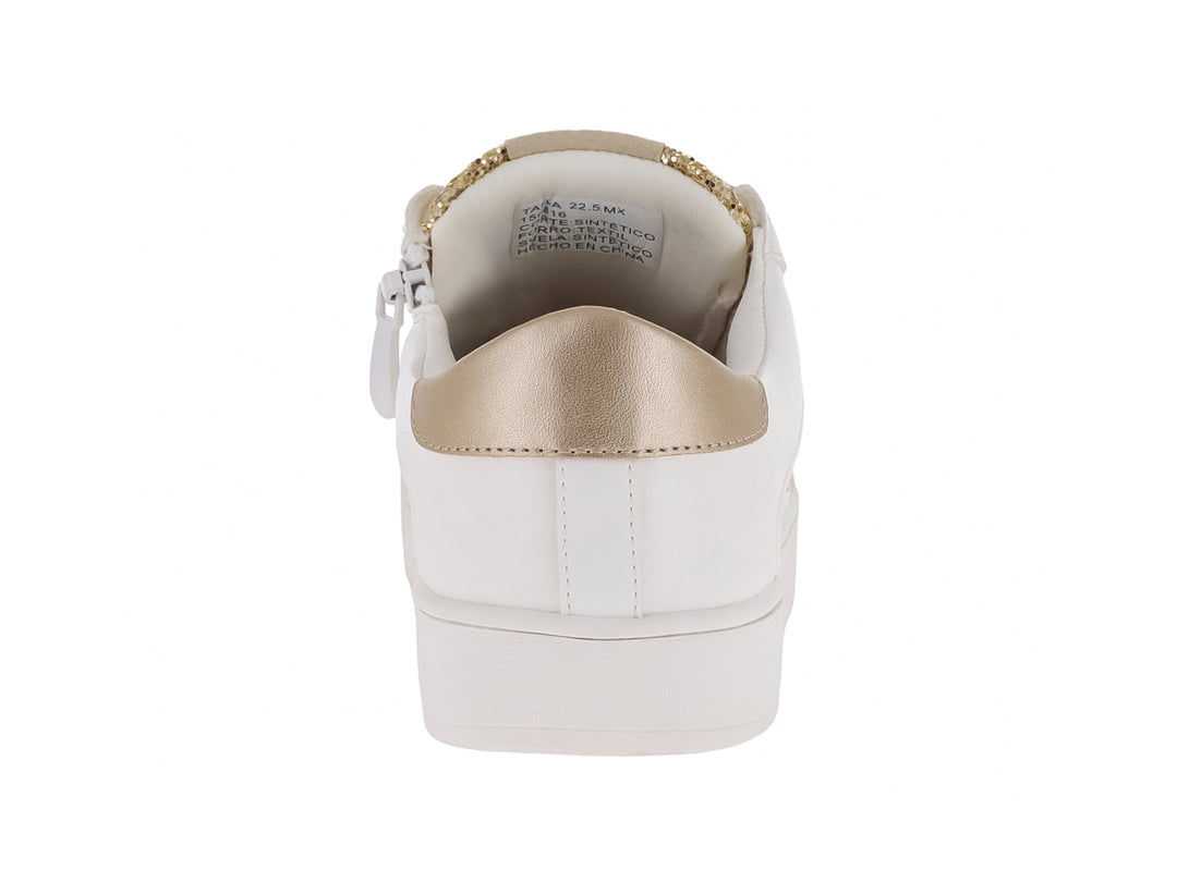 Tenis blancos para niños con punta y detalles en glitter dorado y una estrella en el costado.