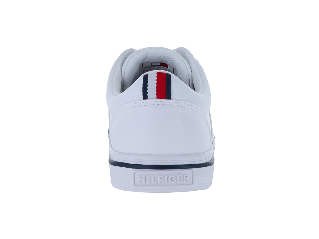 Tenis casuales Tommy Hilfiger color blanco con detalles y logotipo en azul marino.