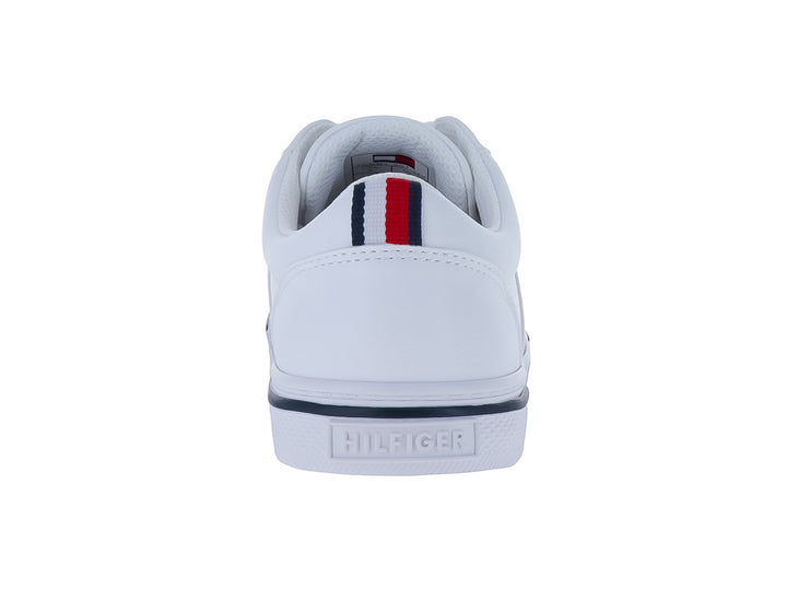 Tenis casuales Tommy Hilfiger color blanco con detalles y logotipo en azul marino.