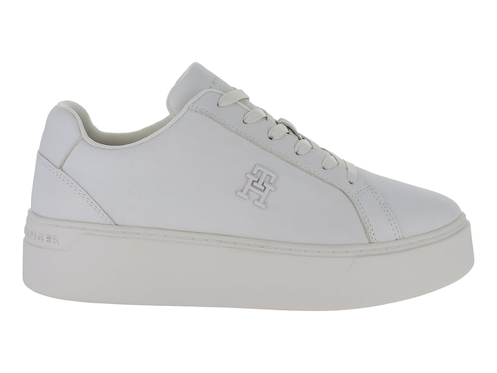 Tenis plataforma Tommy Hilfiger color ecru en material nubuck.