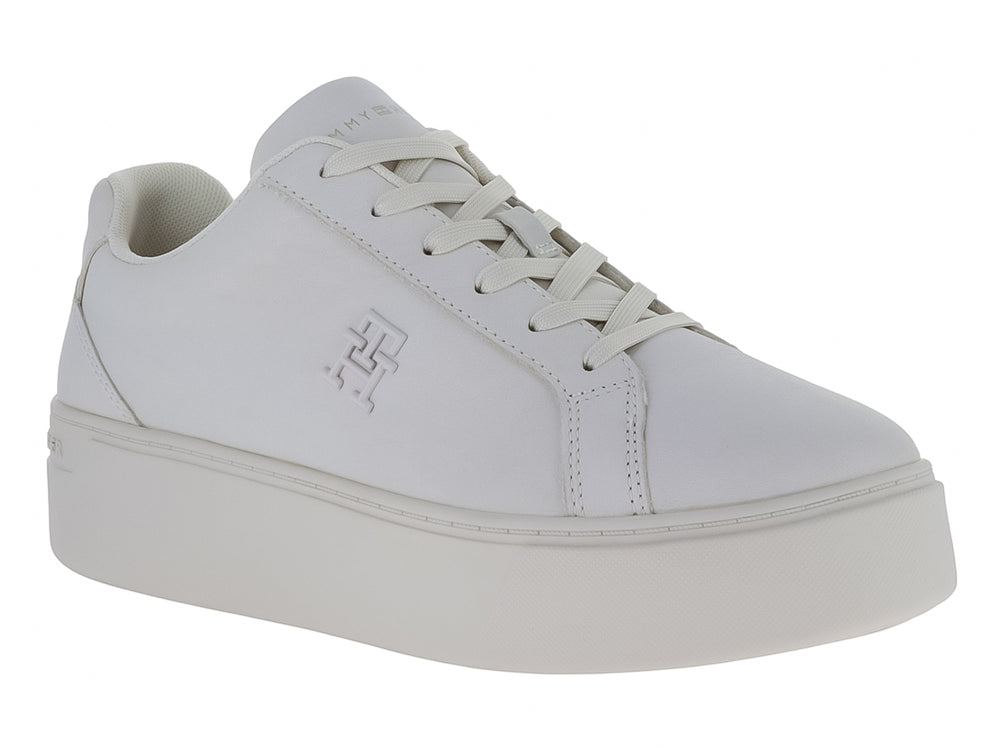 Tenis plataforma Tommy Hilfiger color ecru en material nubuck.