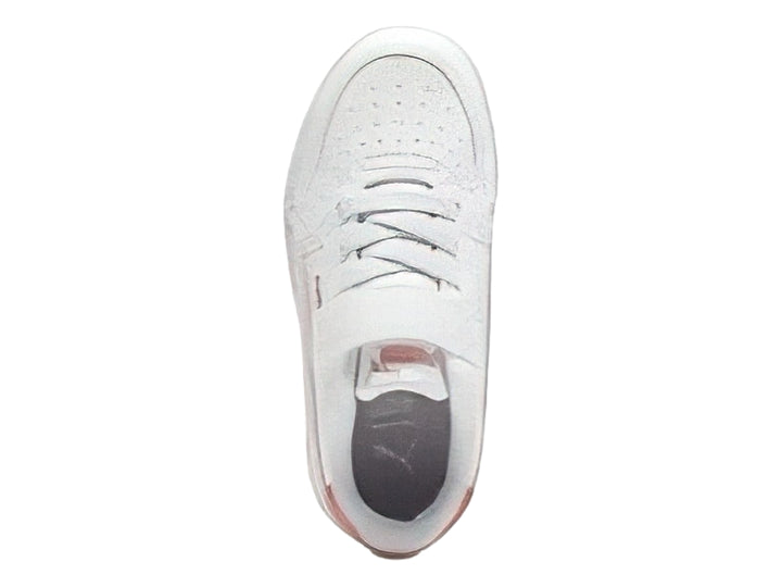Tenis PUMA blancos con detalles en rosa y cierre de velcro para Niña.