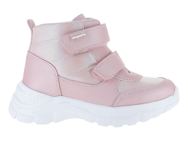 Tenis botín para niña en color rosa brillante con suela blanca y cierre de velcro.