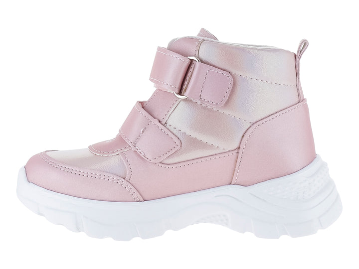 Tenis botín para niña en color rosa brillante con suela blanca y cierre de velcro.
