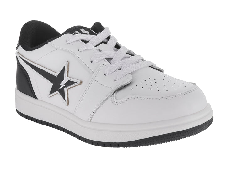Tenis blancos para niño con detalles en negro y diseño de estrella en el lateral.