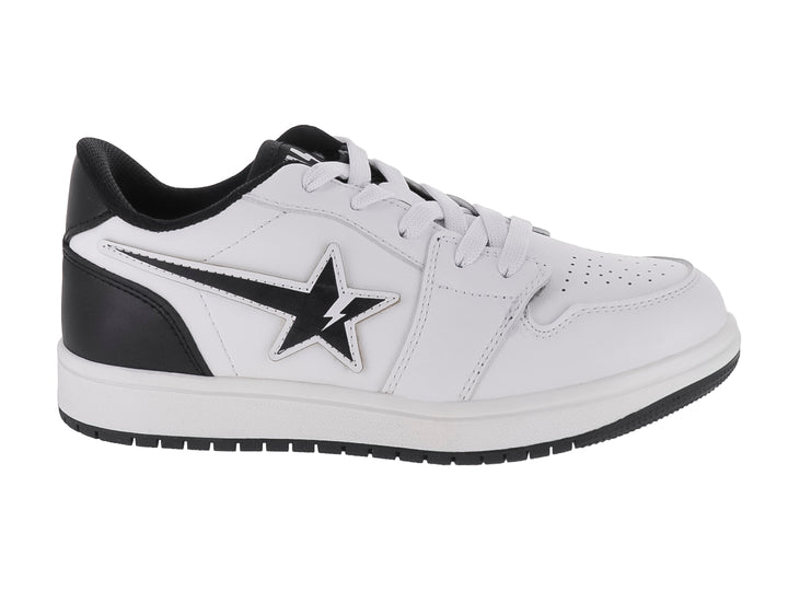 Tenis blancos para niño con detalles en negro y una estrella en el lateral.