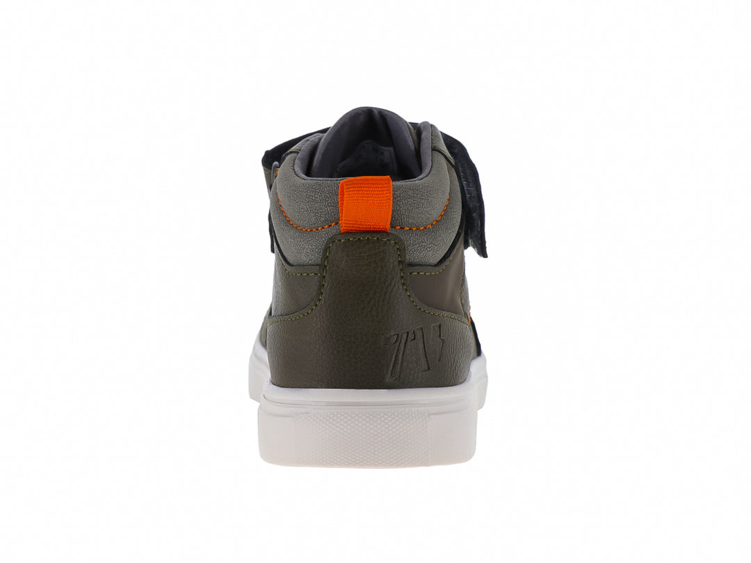Zapato botín para niño marca VAVITO en color verde militar con suela blanca y detalles en naranja.