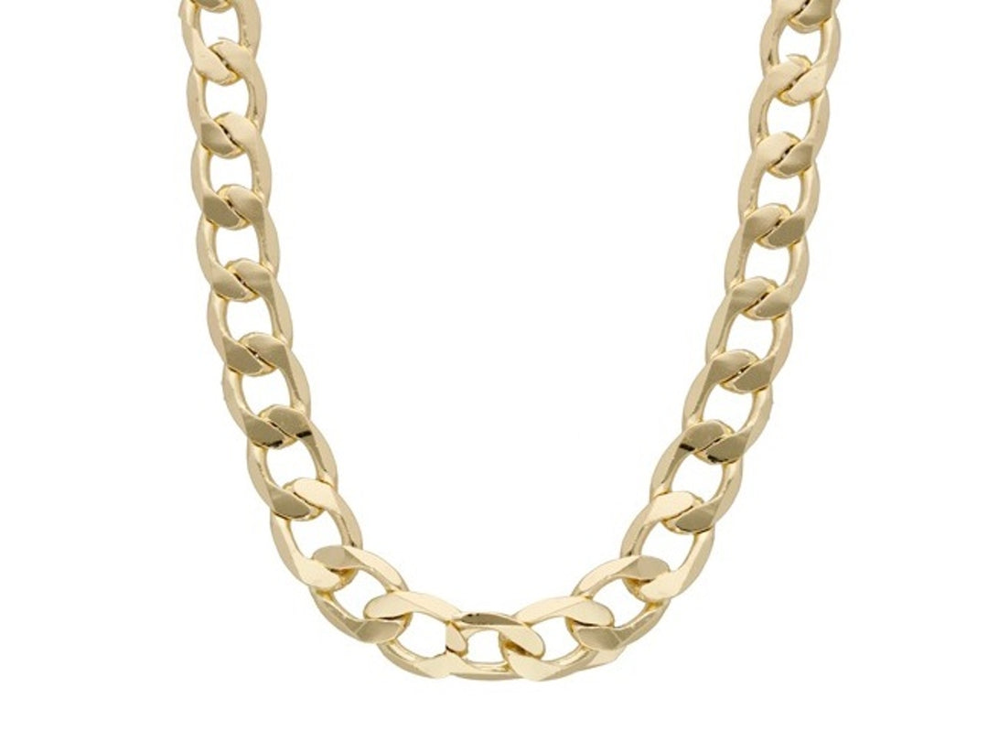 Collar de cadena con eslabones gruesos en color dorado brillante sobre fondo blanco.