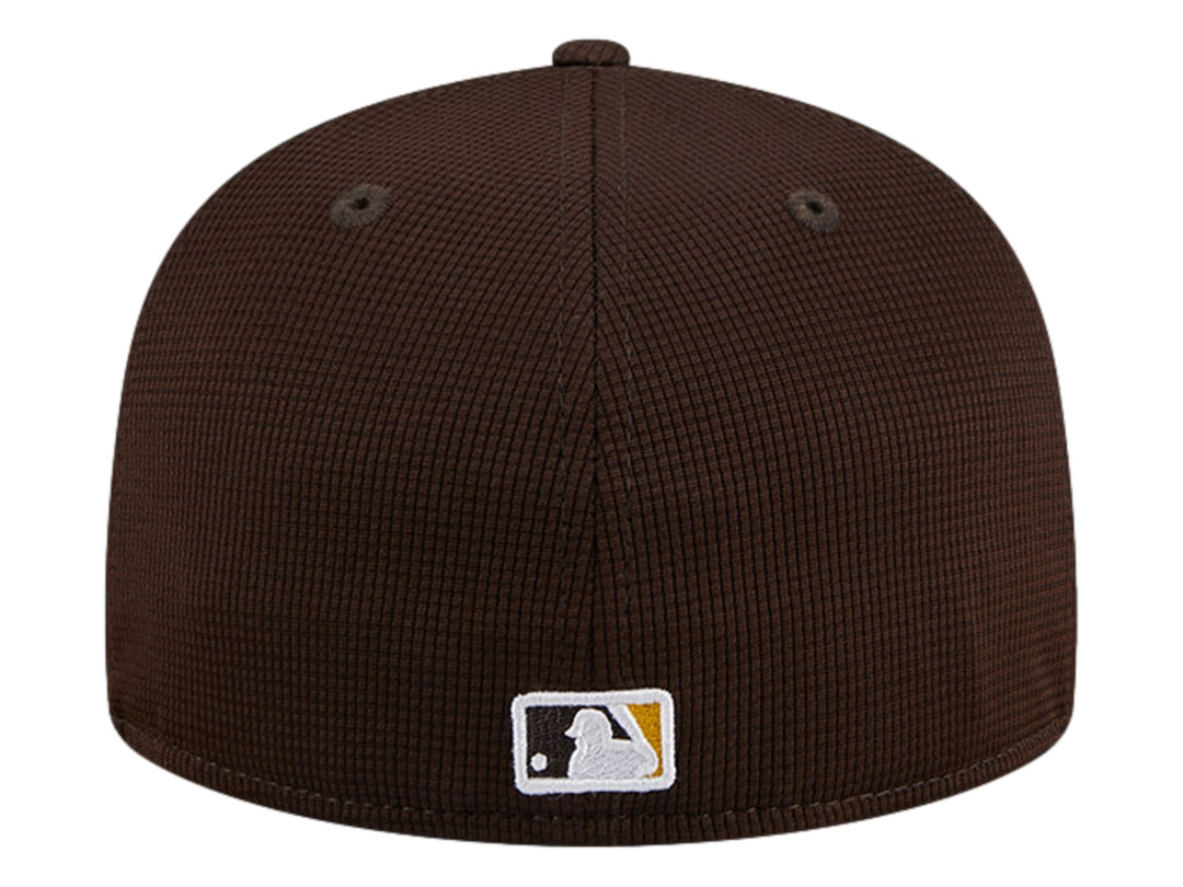 Gorra de béisbol New Era en colores marrón oscuro y crema con logotipo de San Diego Padres.