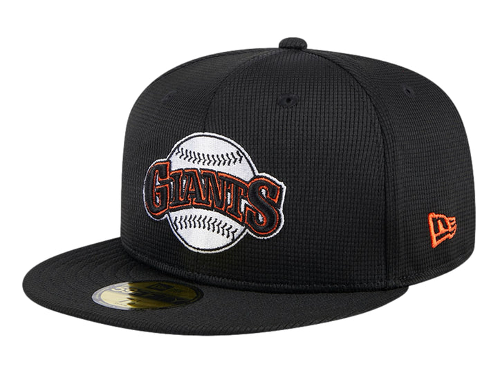 Gorra de béisbol New Era color negro con logotipo de los San Francisco Giants bordado al frente.
