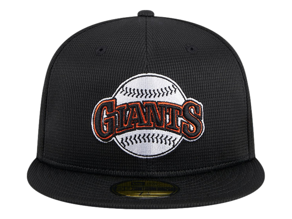 Gorra de béisbol New Era color negro con logotipo de los San Francisco Giants bordado al frente.