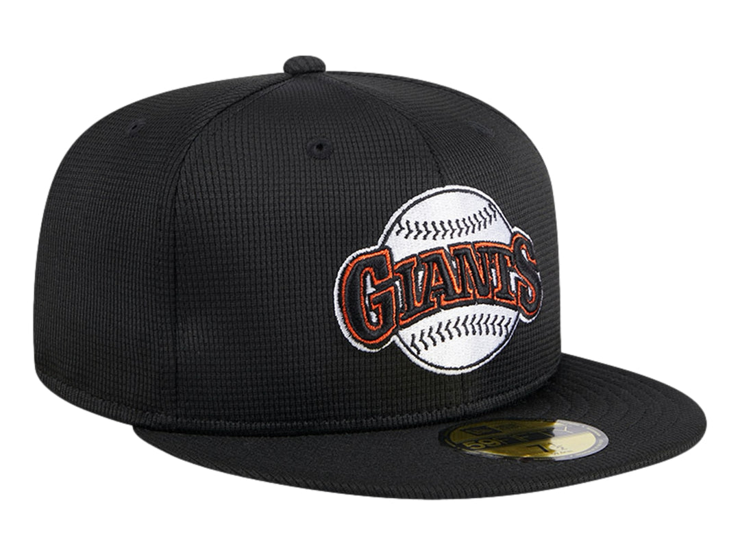 Gorra de béisbol New Era color negro con logotipo de los San Francisco Giants bordado al frente.
