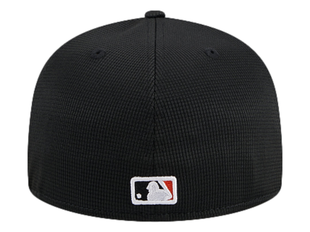 Gorra de béisbol New Era color negro con logotipo de los San Francisco Giants bordado al frente.