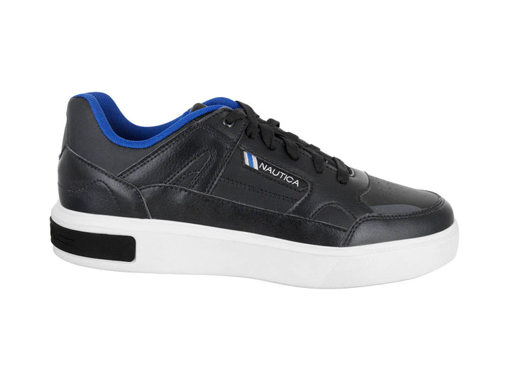 Tenis Nautica color negro con suela blanca y forro interior azul.