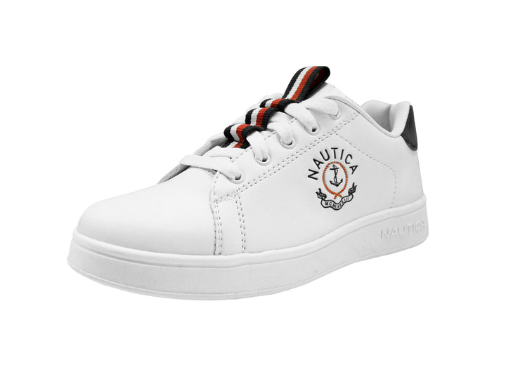 Tenis deportivos Nautica para niño en color blanco con detalles en negro y suela blanca.