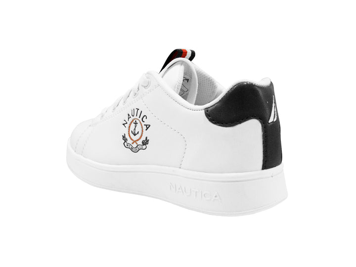 Tenis deportivos Nautica para niño en color blanco con detalles en negro y suela blanca.