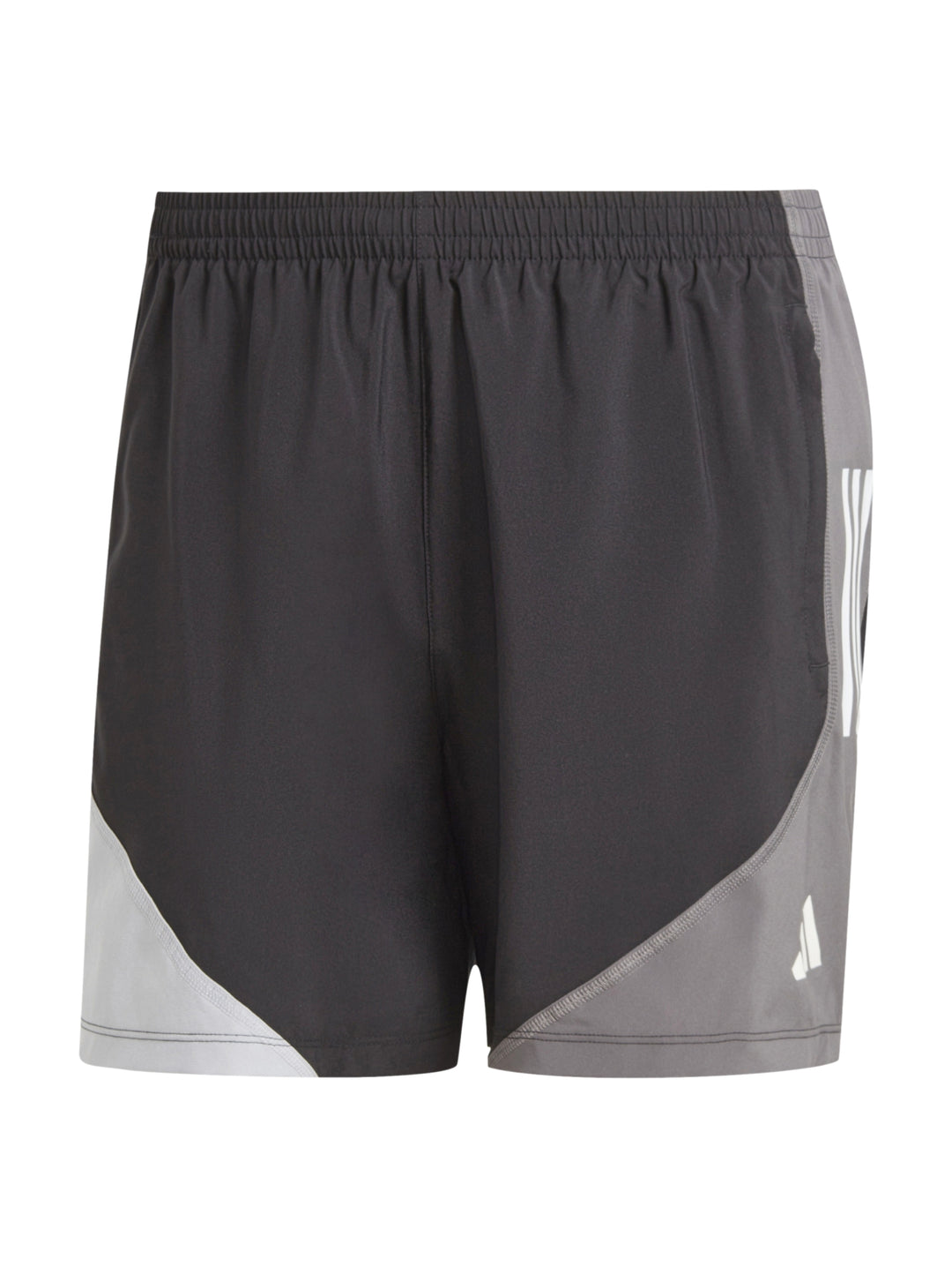 Shorts deportivos Adidas en color negro con paneles laterales grises.