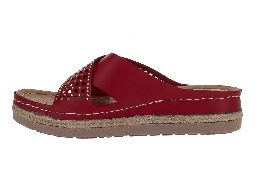 Sandalia roja de plataforma para mujer con tira ancha perforada y suela de textura trenzada en color beige.