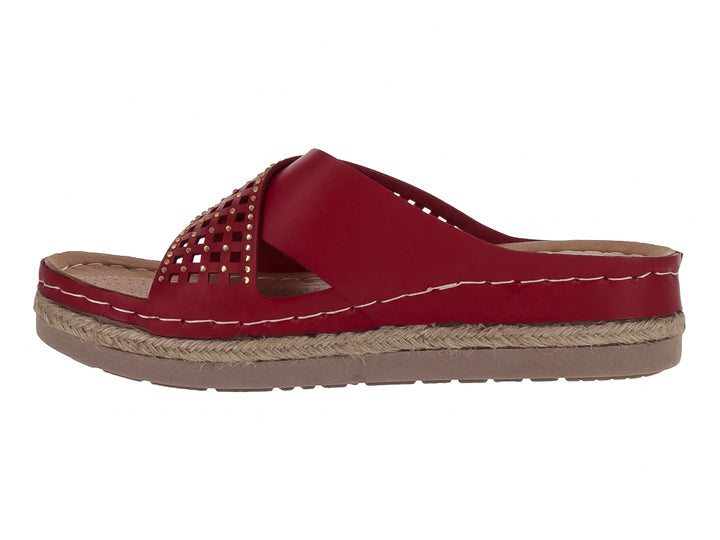 Sandalia roja de plataforma para mujer con tira ancha perforada y suela de textura trenzada en color beige.