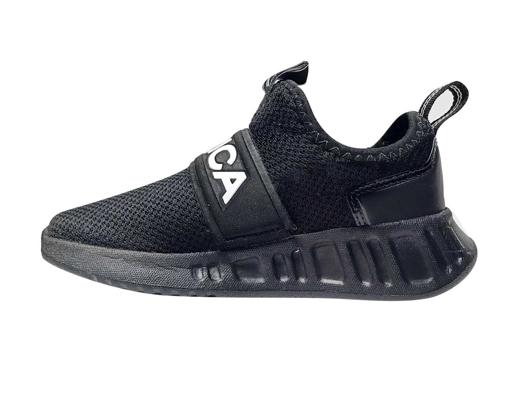 Tenis deportivos Nautica para Niño en color negro, estilo slip-on con banda elástica y suela gruesa.