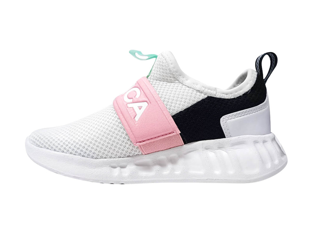 Tenis deportivos Nautica para niño o niña en color blanco con detalles en rosa y negro.
