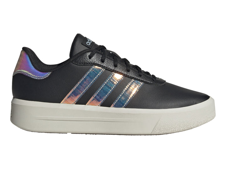 Tenis Adidas Court Platform en color negro con franjas laterales iridiscentes y suela blanca ancha.