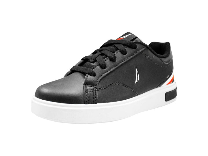 Tenis deportivos infantiles marca Nautica en color negro con suela blanca y detalle de franjas rojas y blancas laterales.