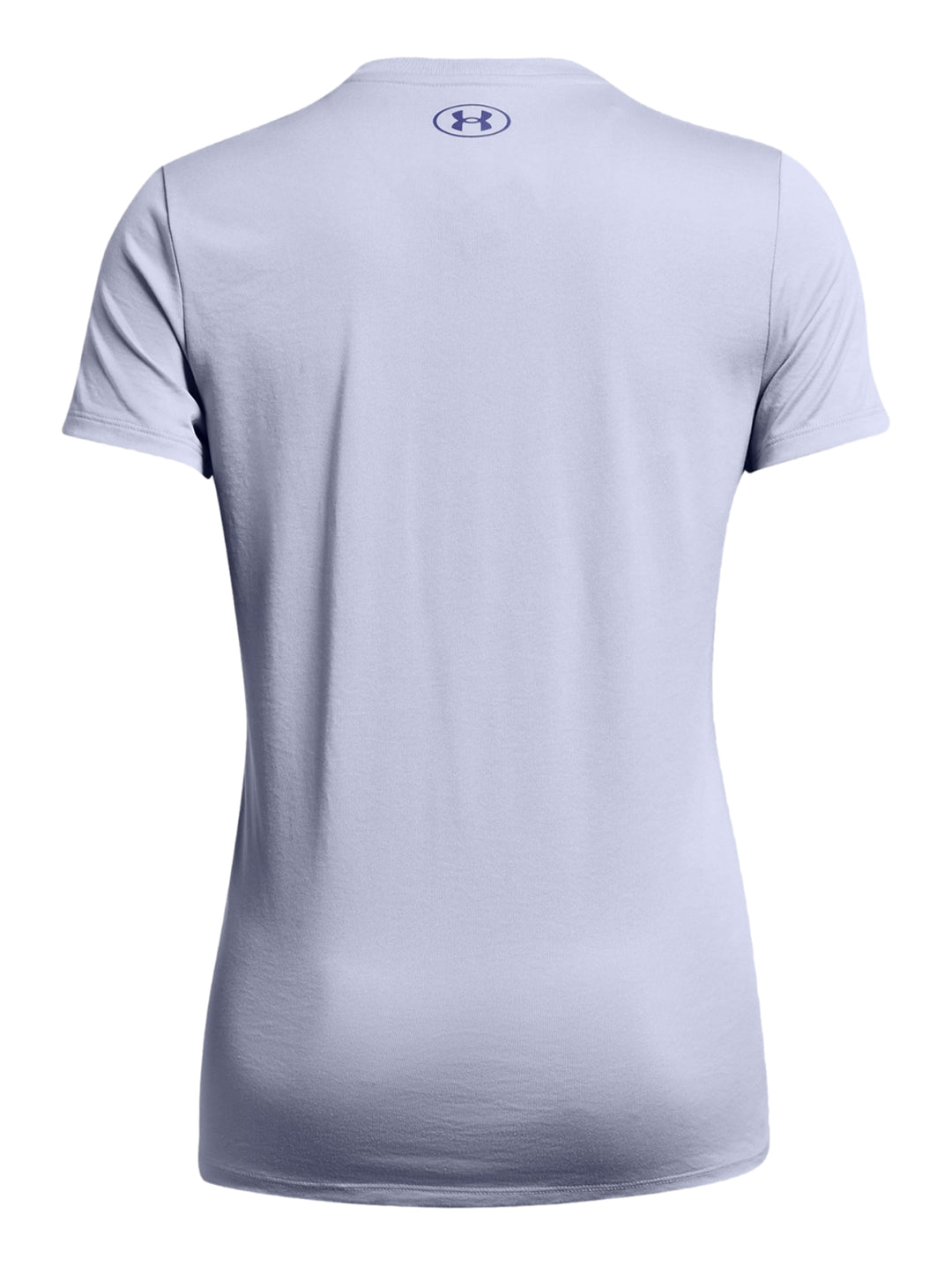 Mujer vistiendo una camiseta deportiva de manga corta color morado claro con logotipo de Under Armour en el pecho.