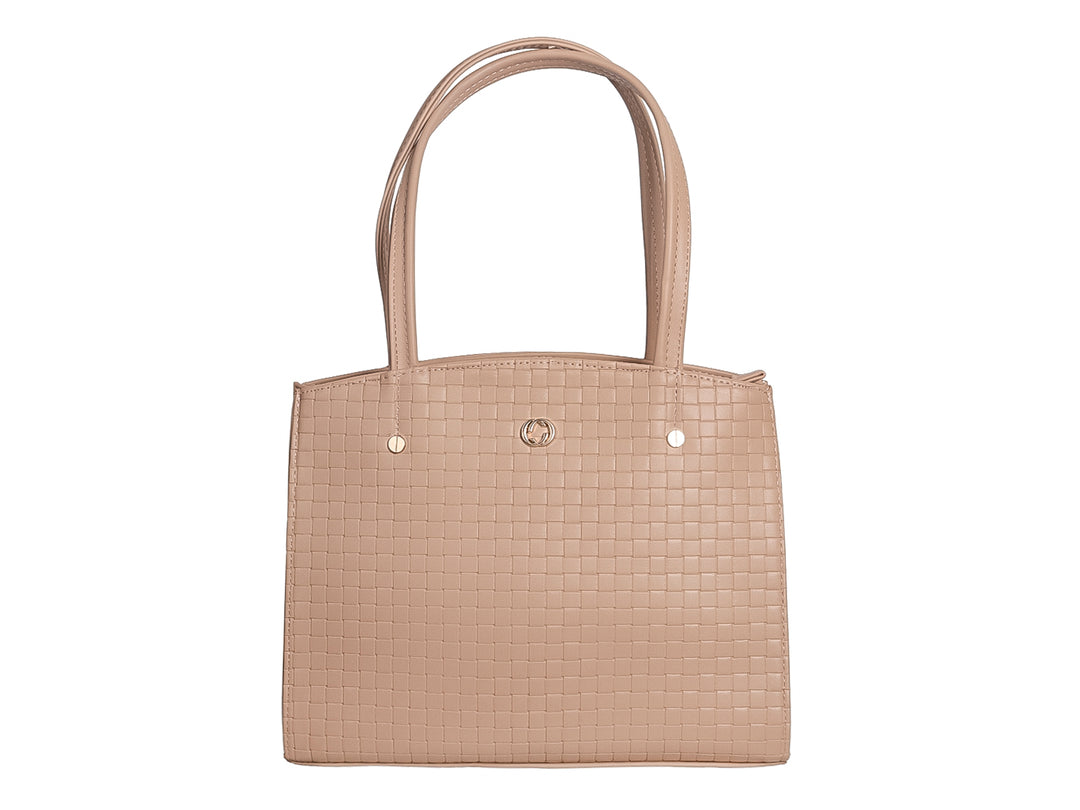 Bolsa de hombro Ferretina color beige con textura tejida y asas largas.