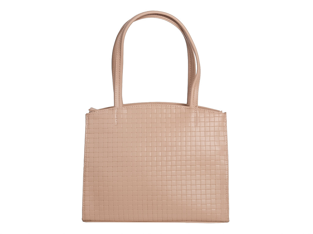 Bolsa de hombro Ferretina color beige con textura tejida y asas largas.