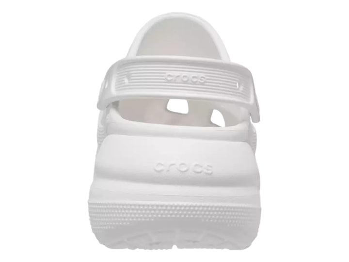 Zuecos Crocs Crush Clog en color blanco con plataforma elevada y correa trasera.