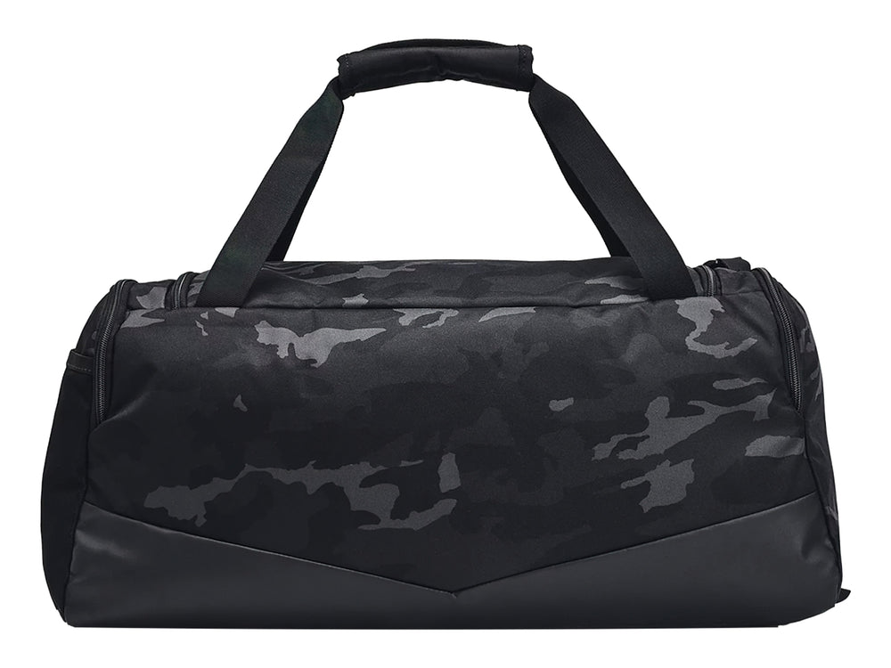 Maleta deportiva Under Armour UA Undeniable 5.0 de color negro con diseño de camuflaje oscuro.
