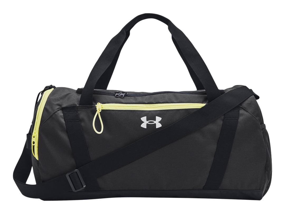Bolsa de deporte Under Armour color negro con detalles en amarillo, asas superiores y correa ajustable.