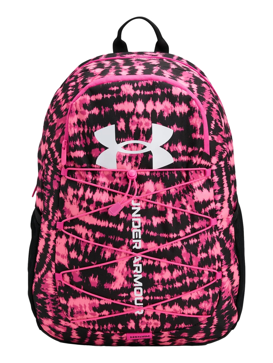 Mochila Under Armour con estampado abstracto en rosa y negro, detalles en rosa y logotipo blanco frontal.