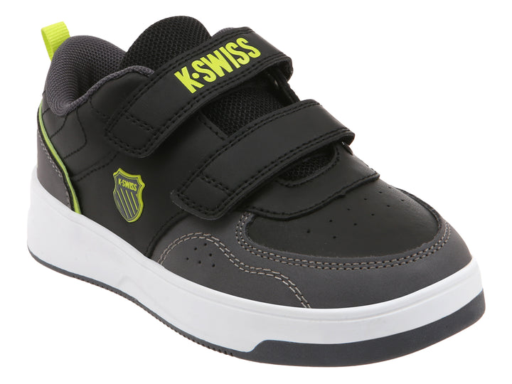 Tenis K-Swiss color gris oscuro con detalles en verde lima y suela blanca para niño.