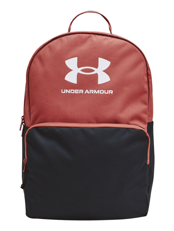 Mochila Under Armour de dos colores, parte superior en rojo Sedona y parte inferior en negro antracita.