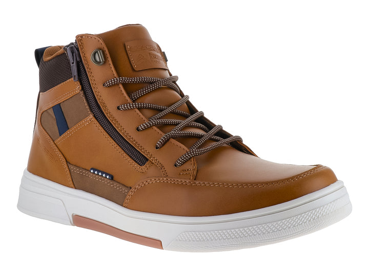 Botín casual color camel con suela blanca, cordones y cierre lateral.