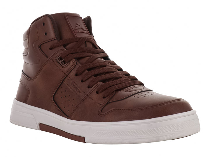 Tenis tipo bota color café con suela blanca para niño.