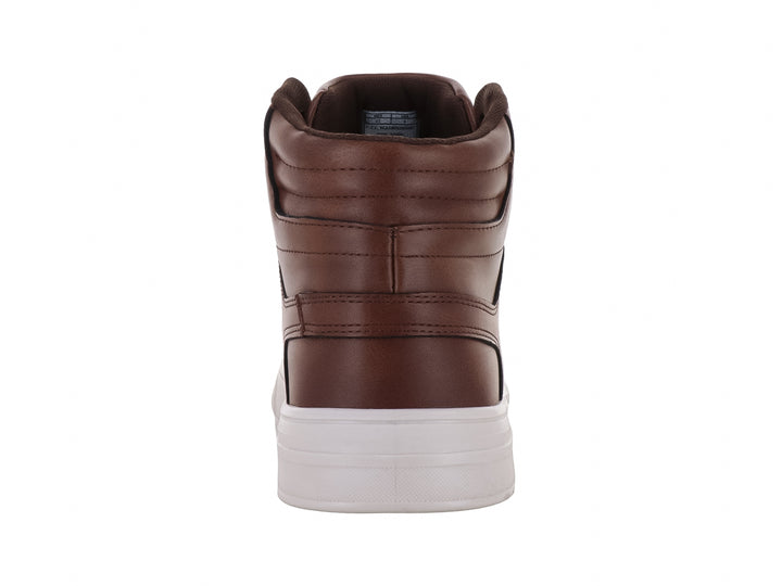Tenis tipo bota color café con suela blanca para niño.