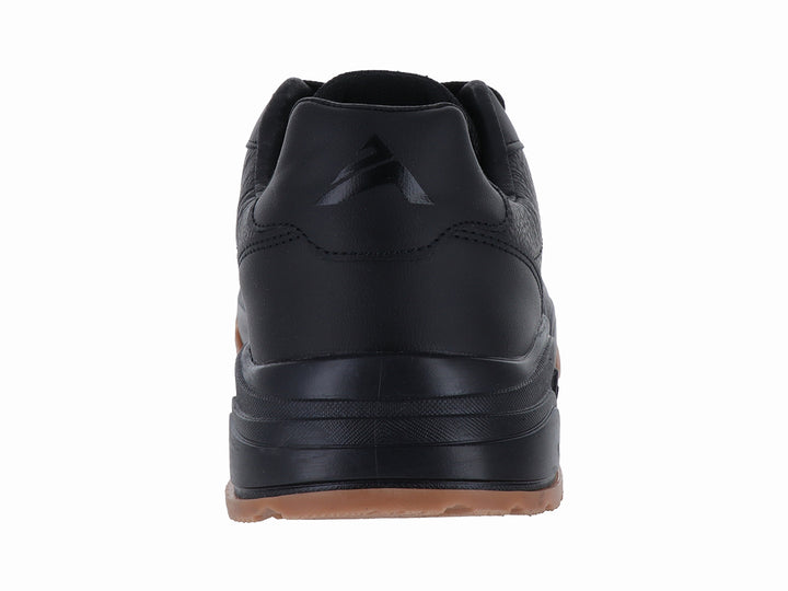 Tenis deportivos Clasben Byron en color negro con suela marrón, diseño moderno y cierre de cordones.