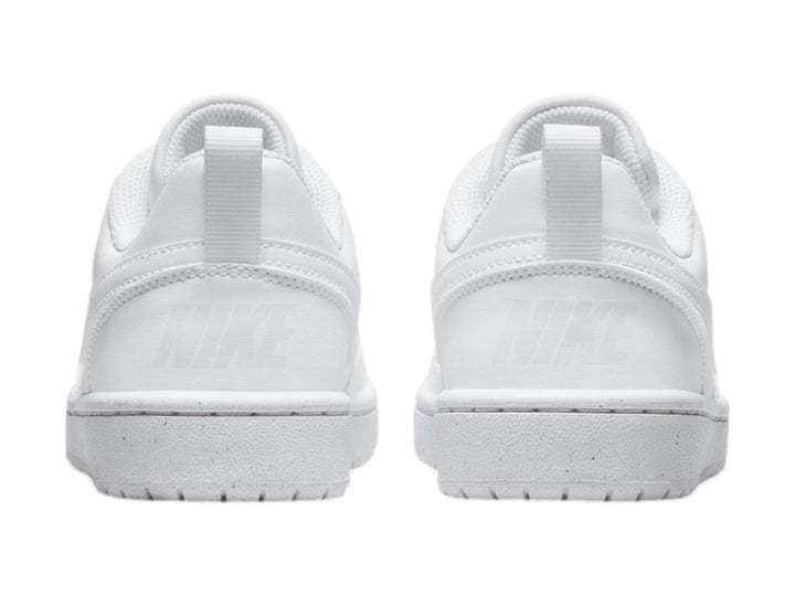 Tenis Nike Court Borough Low Recraft en color blanco total para niños.